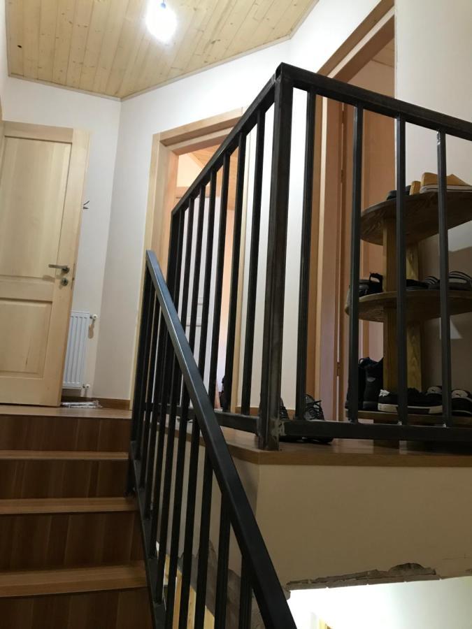 Sana Guest House Mestia Extérieur photo