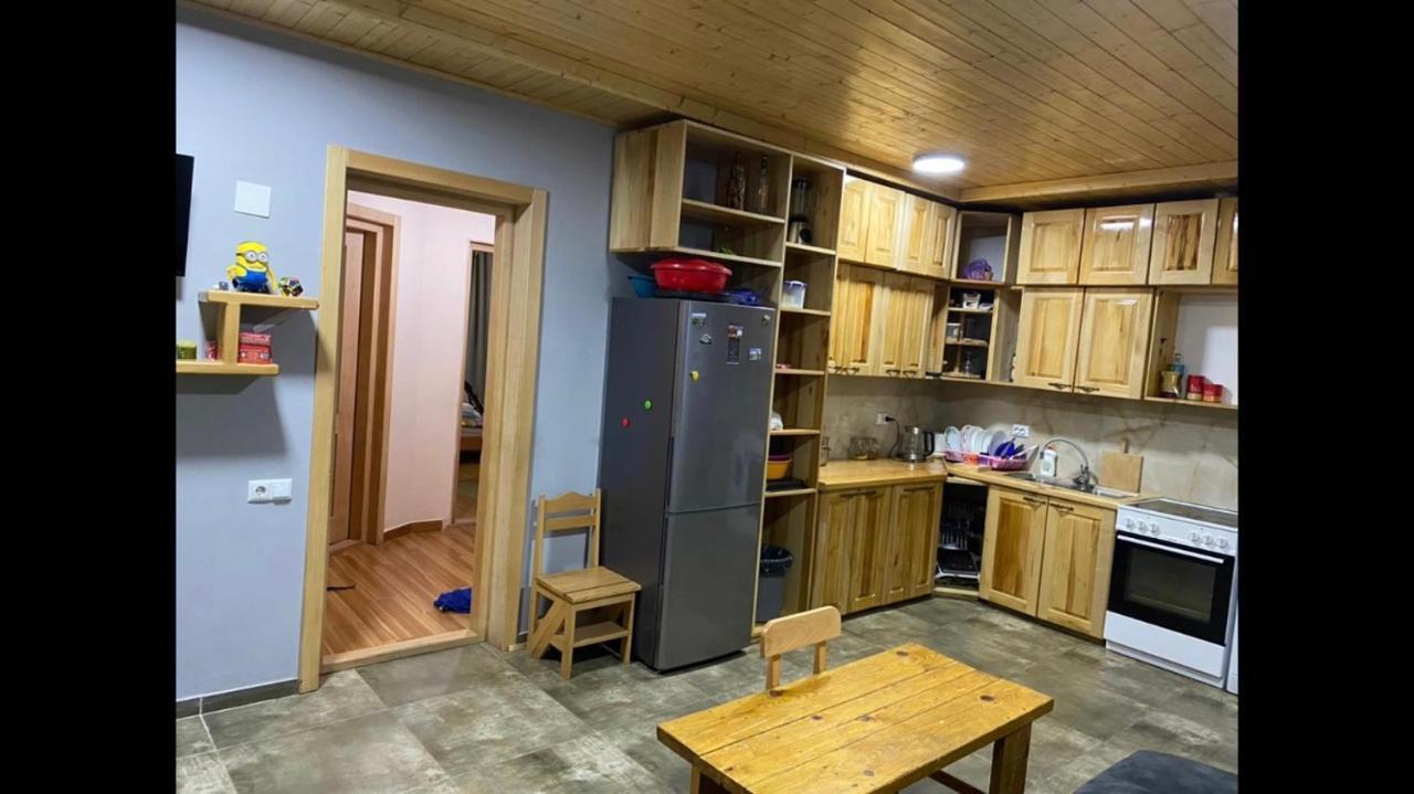 Sana Guest House Mestia Extérieur photo